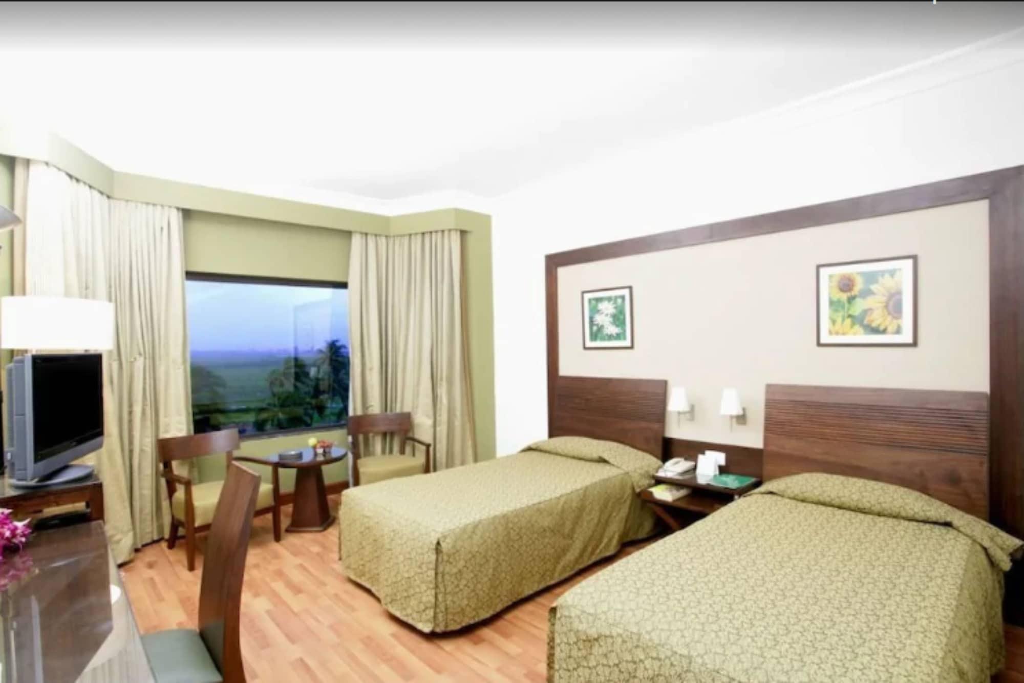 The Retreat Hotel & Convention Centre Bombay Chambre photo