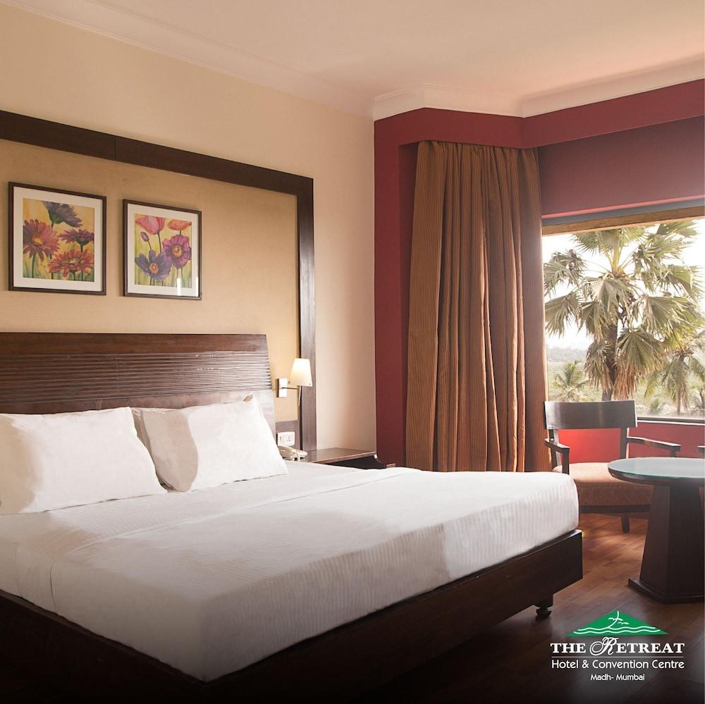 The Retreat Hotel & Convention Centre Bombay Extérieur photo