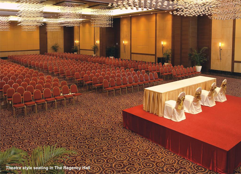 The Retreat Hotel & Convention Centre Bombay Extérieur photo