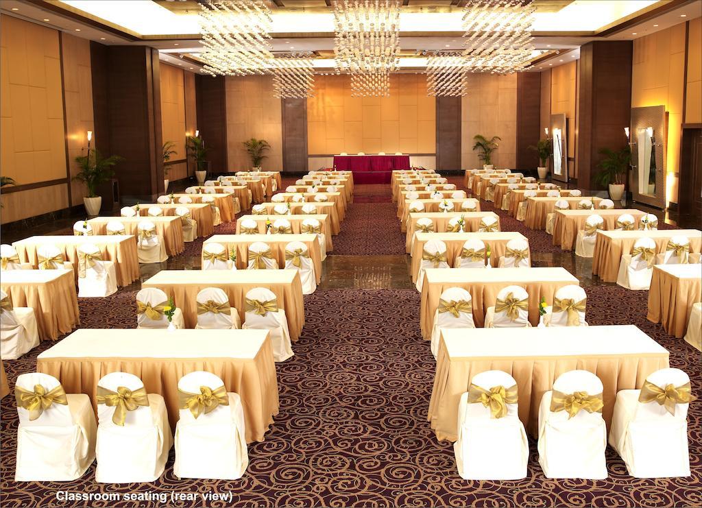 The Retreat Hotel & Convention Centre Bombay Extérieur photo