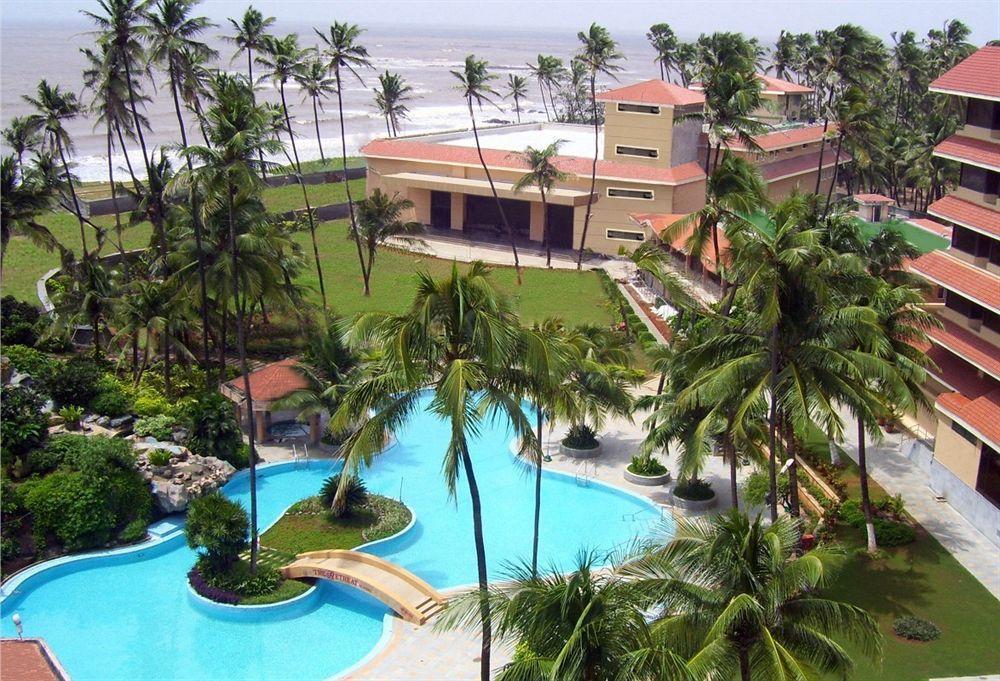 The Retreat Hotel & Convention Centre Bombay Extérieur photo
