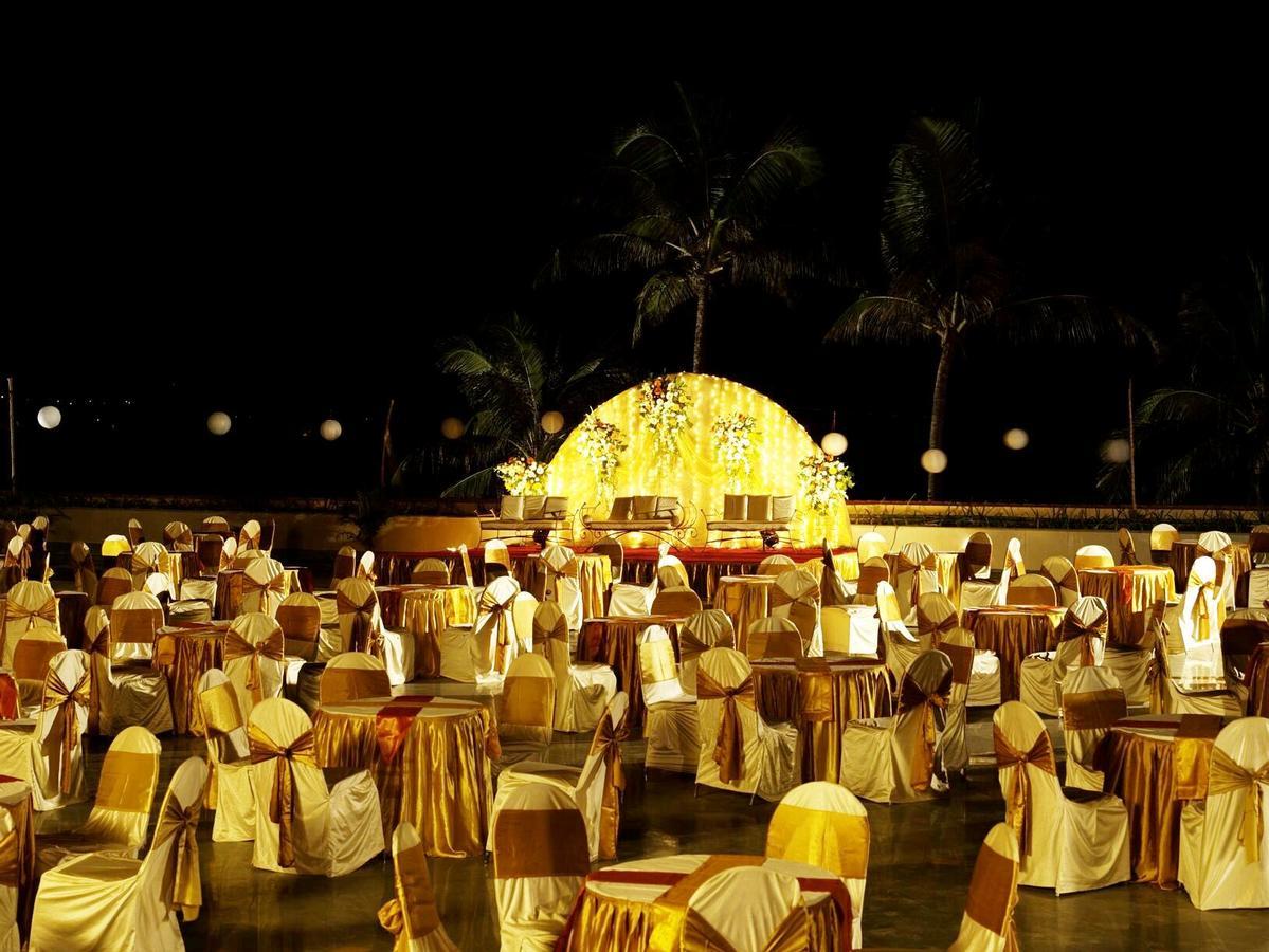 The Retreat Hotel & Convention Centre Bombay Extérieur photo